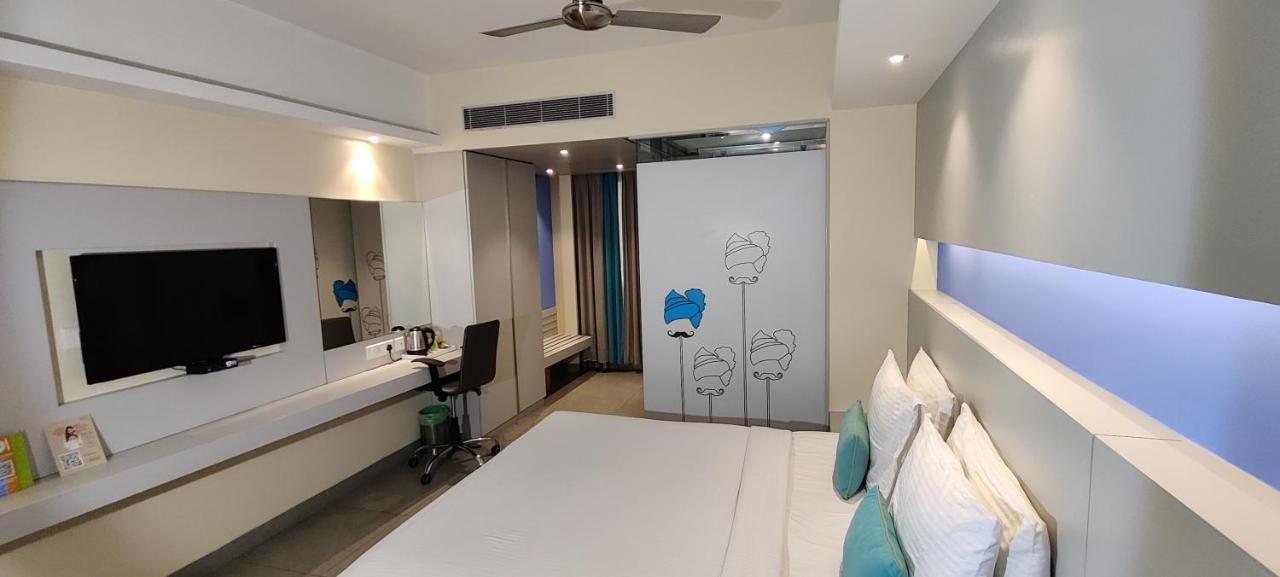 Zibe Luxe Hyderabad By Grt Hotels 3*