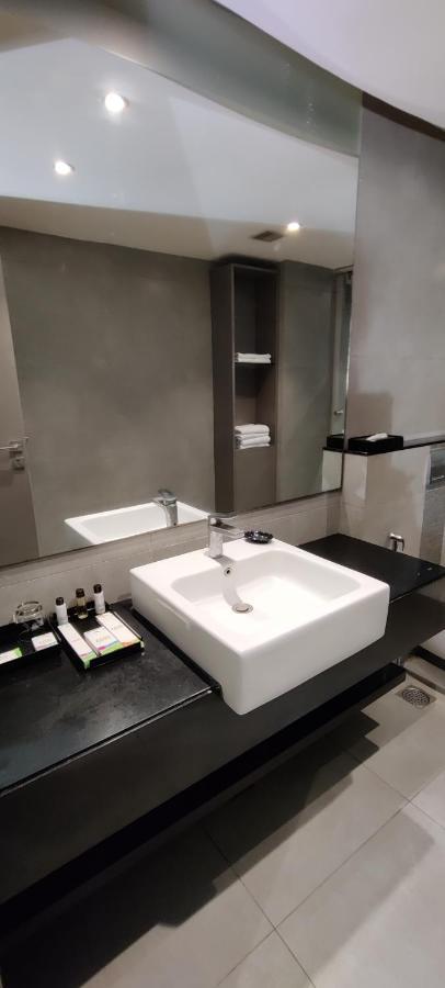 Zibe Luxe Hyderabad By Grt Hotels Hotel 3*